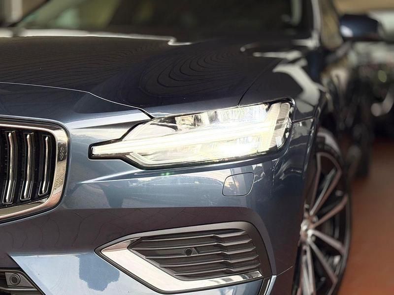 Gebraucht Volvo V60 341 PS (250 kW) 2022 Blau Kombi