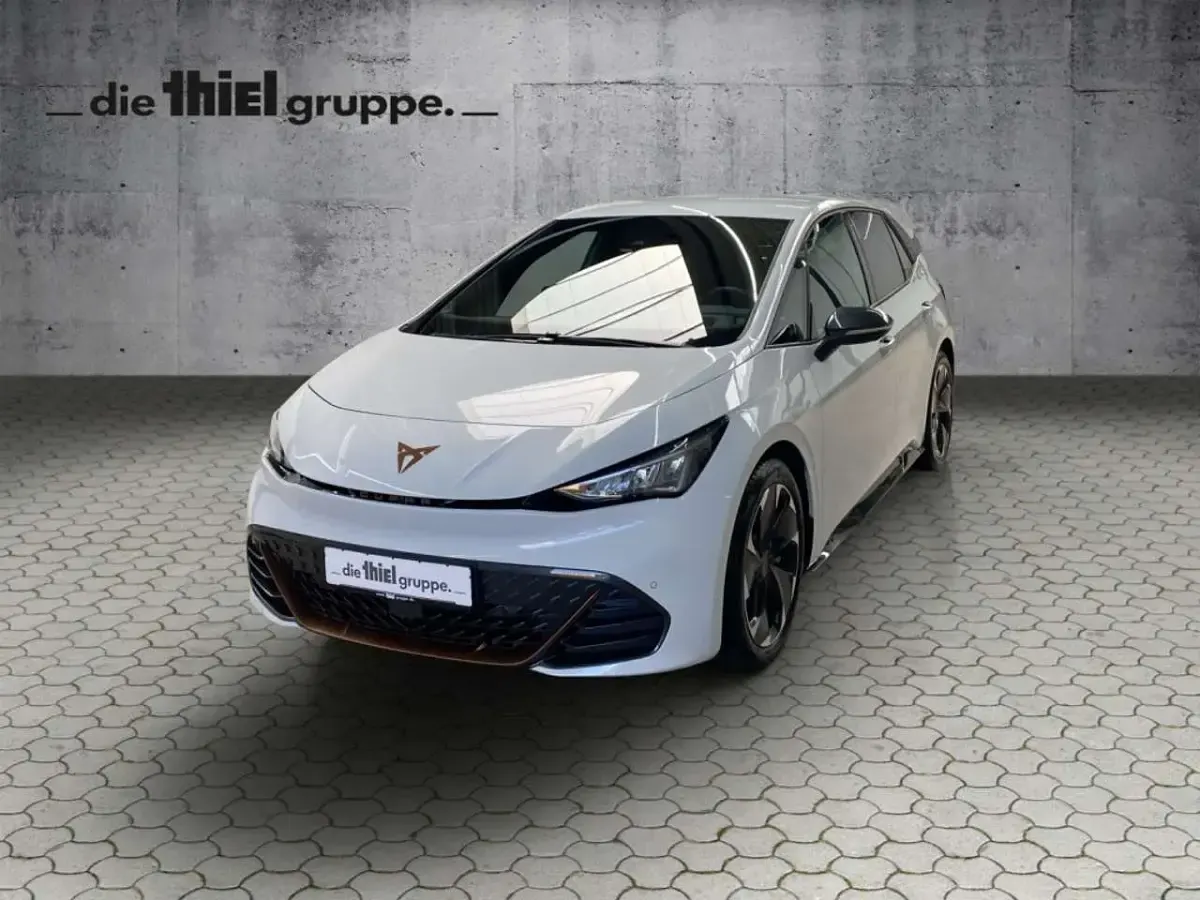 Second-hand Cupra Born e-Boost 169 kW (231 CP) 2025 Alb Hatchback
