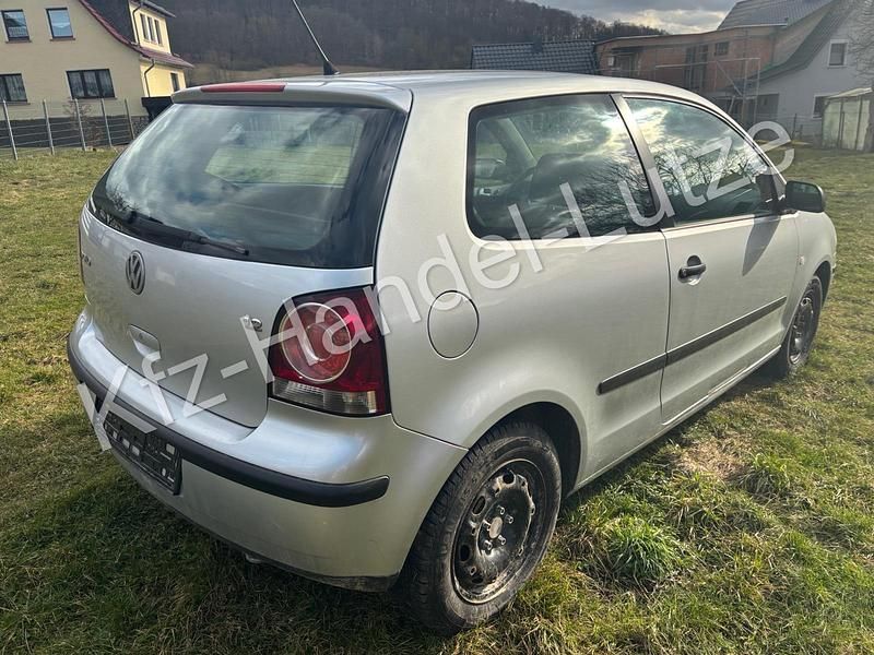 Gebraucht VW Polo 64 PS (47 kW) 2002 Silber Kleinwagen