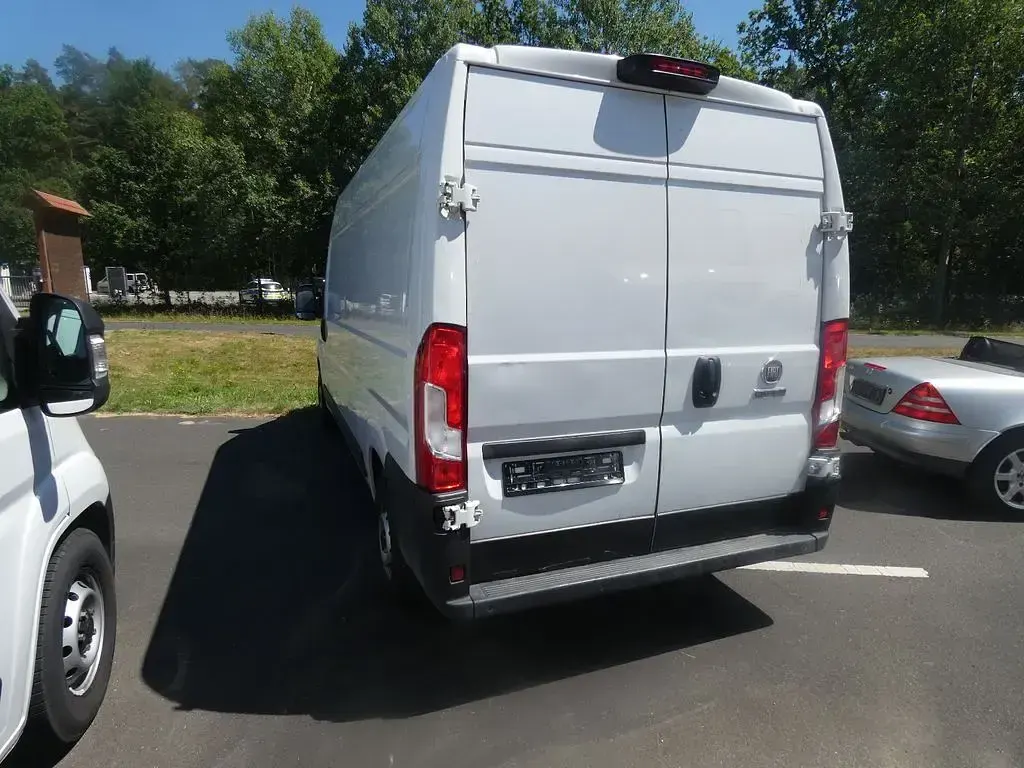 Gebraucht Fiat Ducato 140 PS (102 kW) 2023 Weiß Van