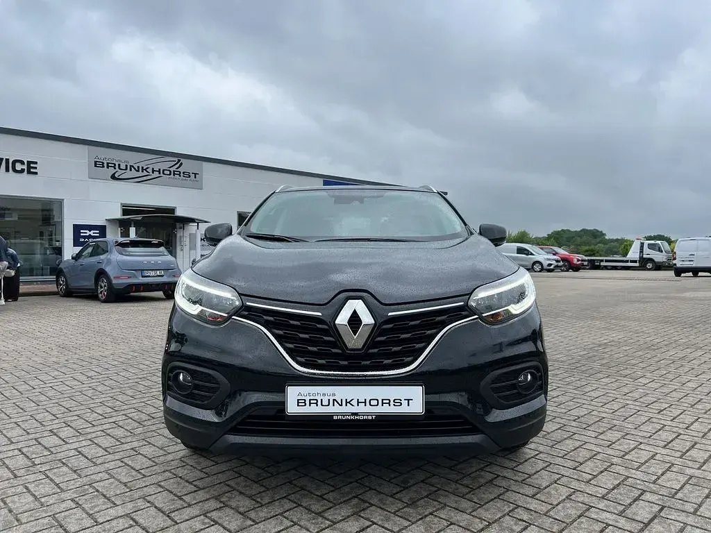 Gebraucht Renault Kadjar Zen 140 PS (102 kW) 2021 Schwarz (blackpearl schwarz) SUV