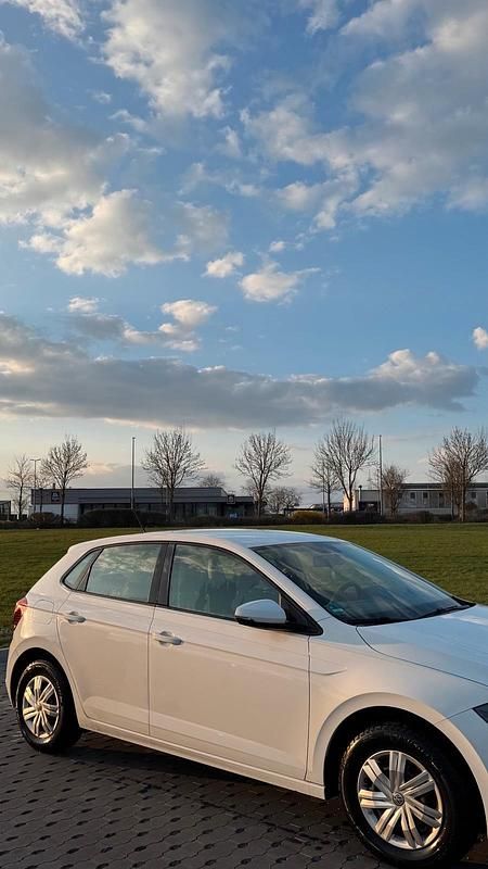 Second-hand VW Polo Trendline 75 CP (55 kW) 2018 Alb Hatchback