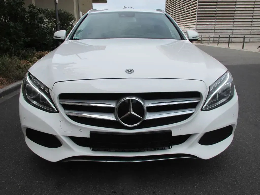 Gebraucht Mercedes C200 184 PS (135 kW) 2018 Weiß Kombi