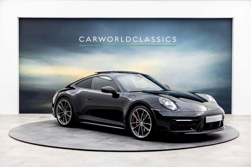 Schwarz Gebraucht 2019 Porsche 911 Carrera 4S Coupé | 132.992 € (Teuer) - Bild 1/4
