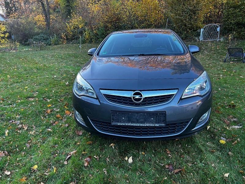 Gebraucht 2012 Opel Astra Limousine | 2.750 € (Guter Preis) - Bild 1/4