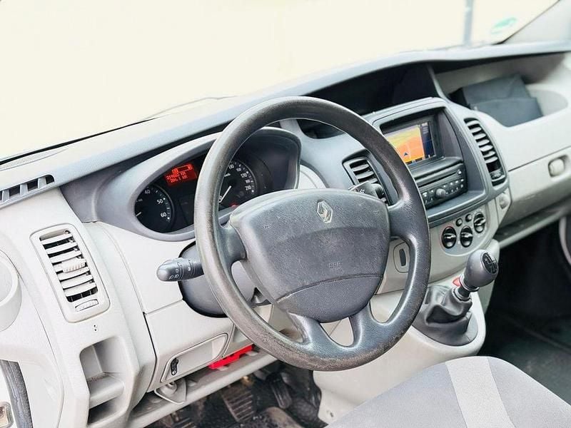 Gebraucht Renault Trafic 114 PS (83 kW) 2010 Weiß Van / Kleinbus