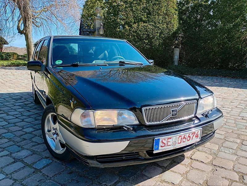 Gebraucht Volvo V70 126 PS (92 kW) 1998 Schwarz Kombi