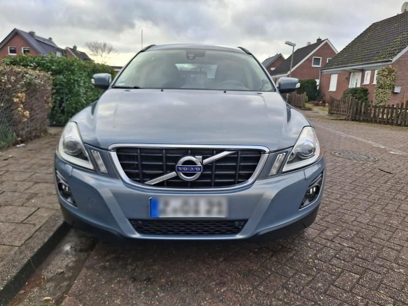 Blau Gebraucht 2009 Volvo XC60 SUV | 8.199 € (Etwas zu teuer) - Bild 1/4