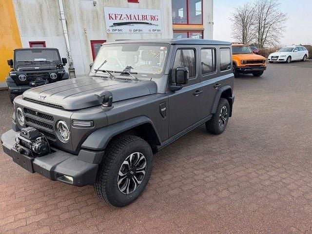 Neu BAW 212 166 PS (122 kW) 2026 Schwarz SUV