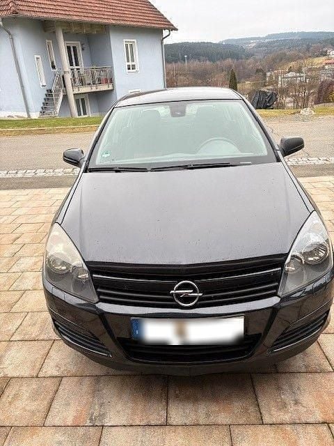 Second-hand Opel Astra 105 CP (77 kW) 2004 Negru Berlinǎ