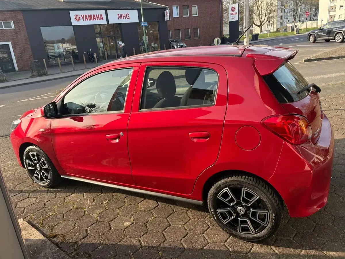 Gebraucht Mitsubishi Space Star Select 71 PS (52 kW) 2022 Rot Kleinwagen