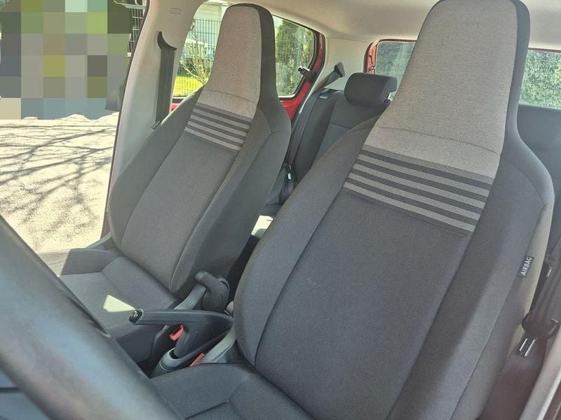 Second-hand VW e-up! 61 kW (83 CP) 2021 Roșu Hatchback