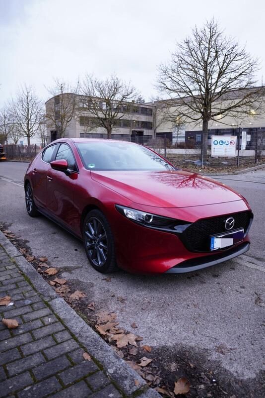 Rot Gebraucht 2022 Mazda 3 Limousine | 19.990 € (Guter Preis) - Bild 1/4