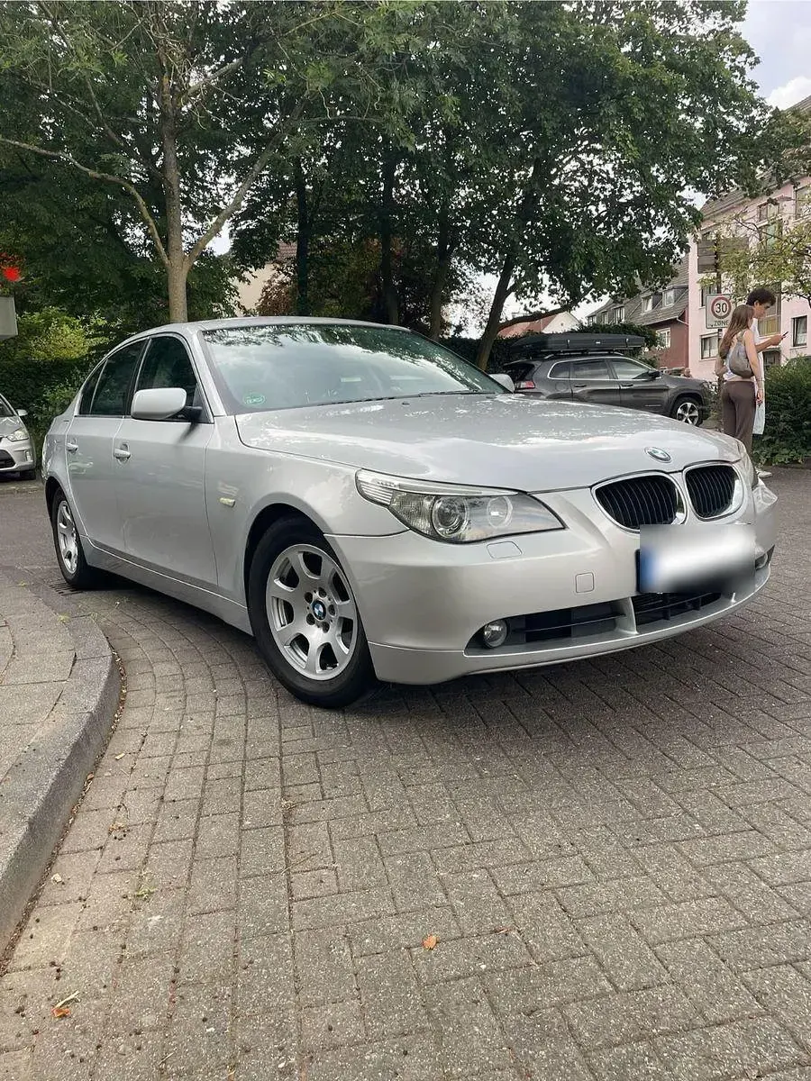 Gebraucht BMW 525 192 PS (141 kW) 2003 Silber Limousine