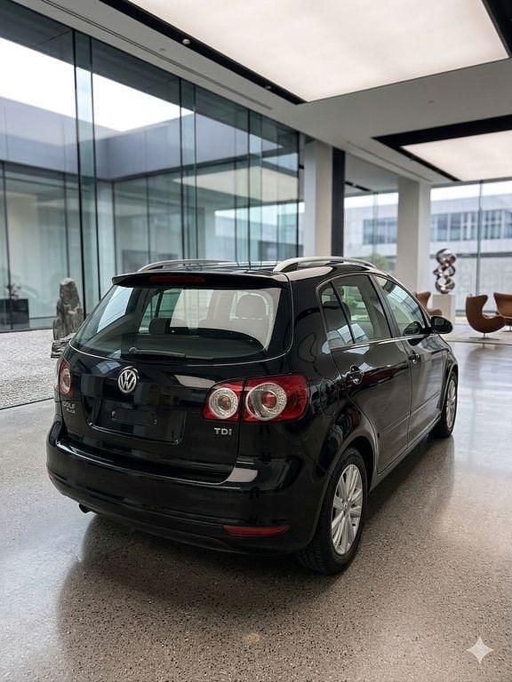 Gebraucht VW Golf VI Style 105 PS (77 kW) 2011 Schwarz Kleinwagen