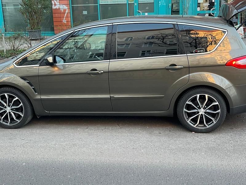 Usata Ford S-MAX 203 CV (149 kW) 2010 Verde Monovolume