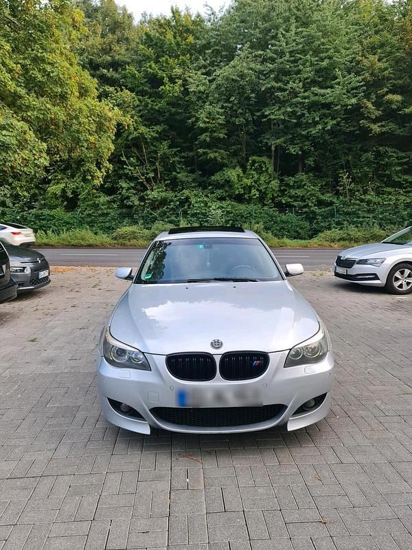 Silber Gebraucht 2006 BMW 525 M Sport Limousine | 5.800 € (Fairer Preis) - Bild 1/4