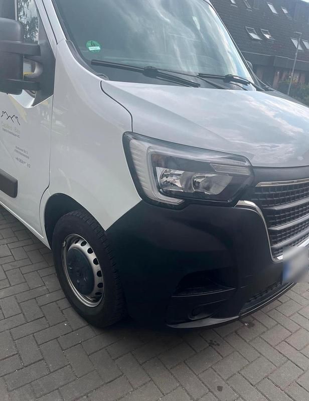 Second-hand Renault Master 131 CP (96 kW) 2022 Alb Monovolum