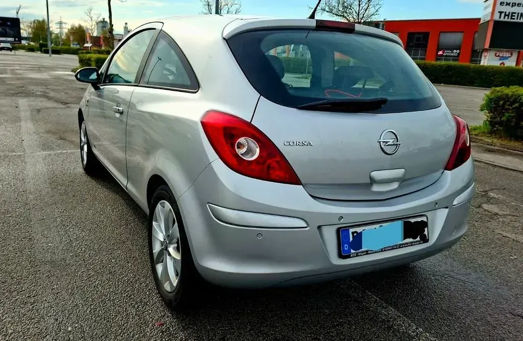 Usata Opel Corsa Active 90 CV (66 kW) 2013 Argento Utilitaria