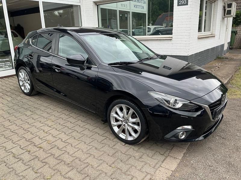 Schwarz Gebraucht 2016 Mazda 3 Sports-Line Limousine | 11.950 € (Fairer Preis) - Bild 1/4