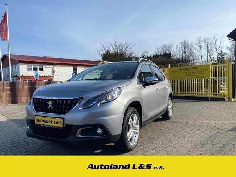 Usado Peugeot 2008 Style 82 HP (60 kW) 2019 Cinzento SUV