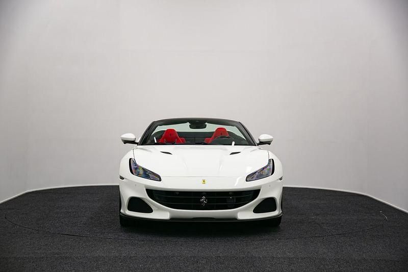 Gebraucht Ferrari Portofino 620 PS (456 kW) 2023 Weiß Cabrio
