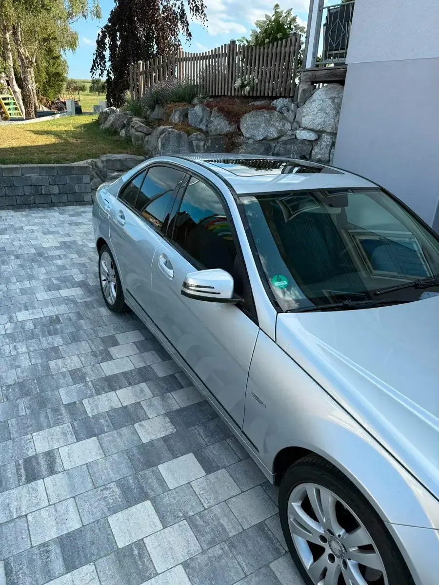 Gebraucht Mercedes C220 170 PS (125 kW) 2009 Silber Limousine