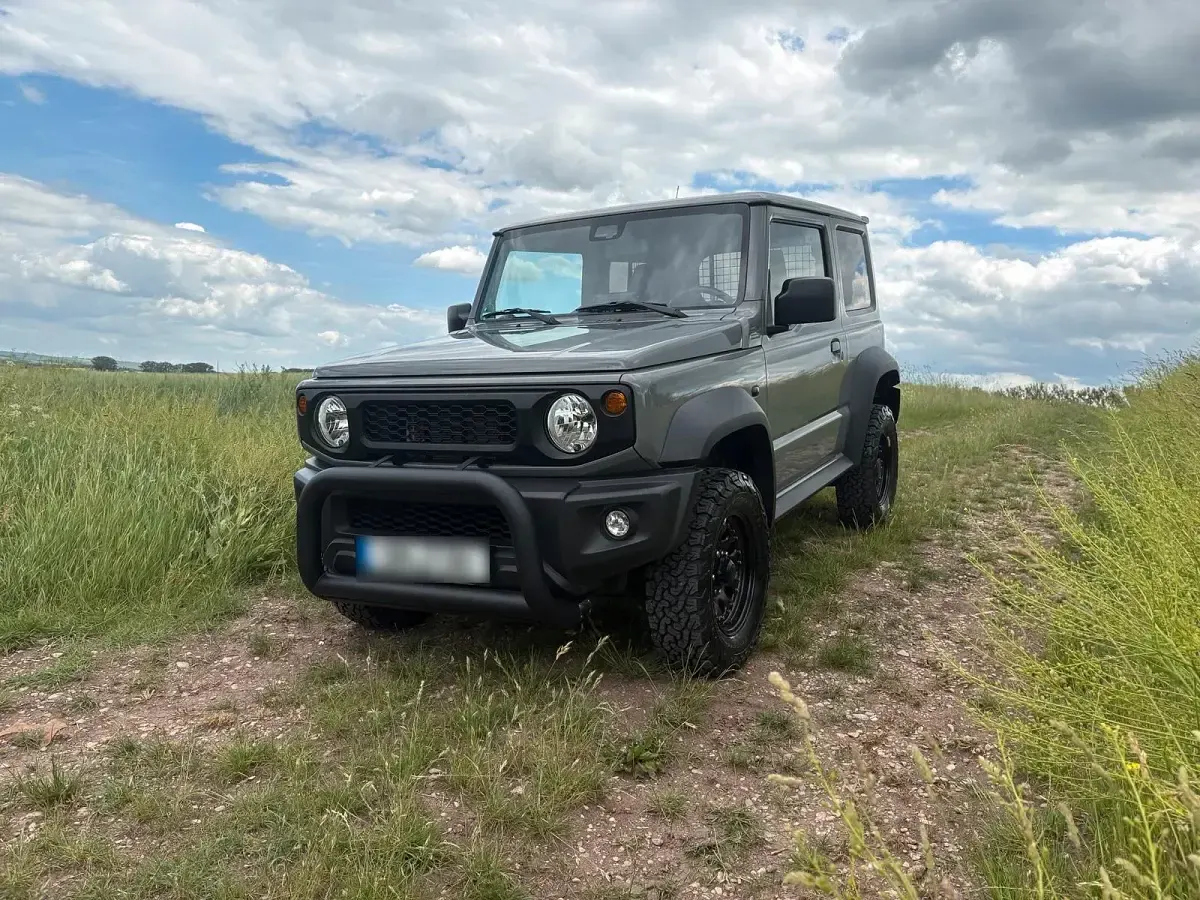 Gebraucht Suzuki Jimny 102 PS (75 kW) 2024 Grau SUV