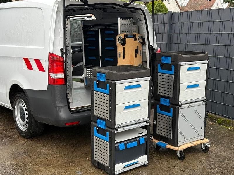 Weiß Gebraucht 2022 Mercedes Vito Van / Kleinbus | 29.999 € (Fairer Preis) - Bild 1/3