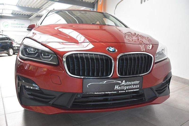 Rot Gebraucht 2019 BMW 218 Active Tourer Advantage Van / Kleinbus | 15.980 € (Fairer Preis) - Bild 1/4