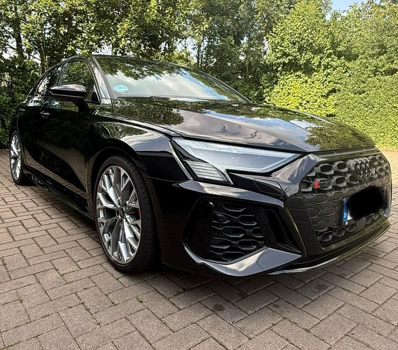 Schwarz Gebraucht 2024 Audi RS3 Sportback Premium Kleinwagen | 58.900 € (Guter Preis) - Bild 1/4