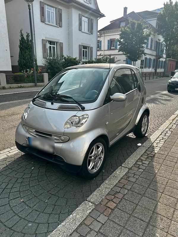 Silber Gebraucht 2002 Smart ForTwo Coupé Passion Kleinwagen | 2.300 € (Fairer Preis) - Bild 1/4
