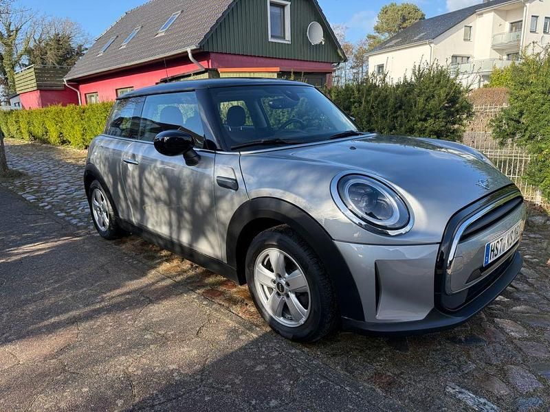 Gebraucht Mini Cooper Essential 136 PS (100 kW) 2022 Silber Kleinwagen