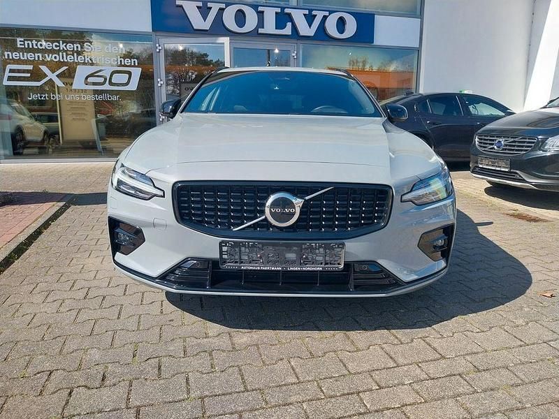 Gebraucht Volvo V60 Plus 197 PS (144 kW) 2023 Grau Kombi