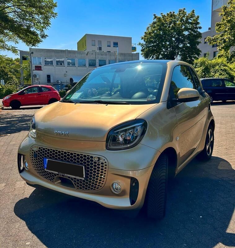 Beige Gebraucht 2024 Smart ForTwo Electric Drive Exclusive Kleinwagen | 15.000 € - Bild 1/4