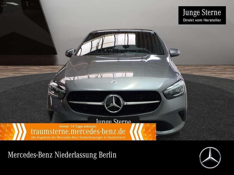 Mountain grau Gebraucht 2024 Mercedes B200 Progressive Van / Kleinbus | 27.590 € (Superpreis) - Bild 1/3