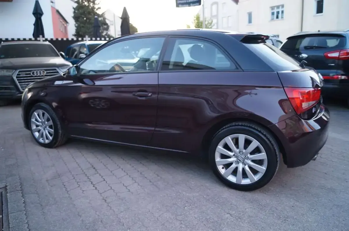 Gebraucht Audi A1 Ambition 90 PS (66 kW) 2014 Rot Kleinwagen