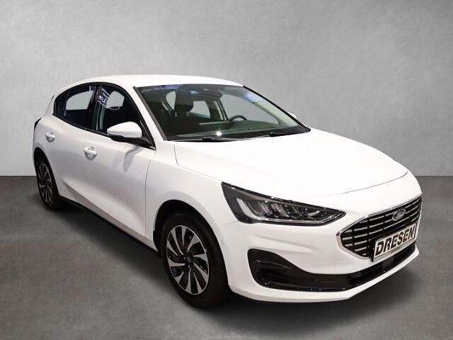 Gebraucht Ford Focus Titanium 125 PS (91 kW) 2023 Frostweiß Limousine