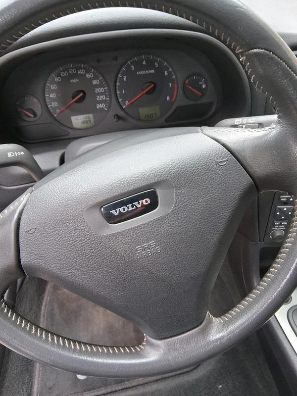 Gebraucht Volvo V40 122 PS (89 kW) 2003 Grau Kombi