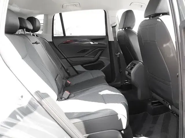Gebraucht VW Tiguan R 131 PS (96 kW) 2025 Delfingraumetallic SUV