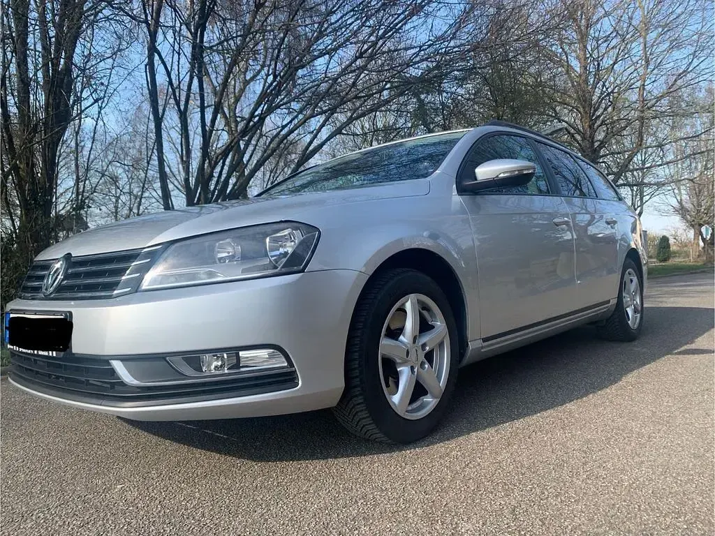 Gebraucht VW Passat Comfortline 122 PS (89 kW) 2011 Silber Kombi