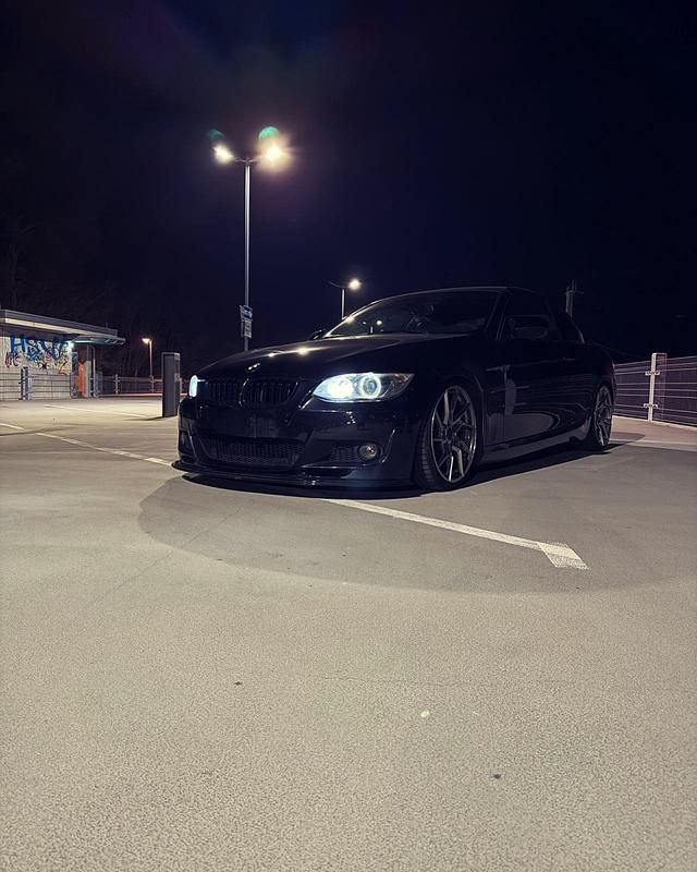 Gebraucht BMW 335 Cabriolet 306 PS (225 kW) 2009 Schwarz Cabrio