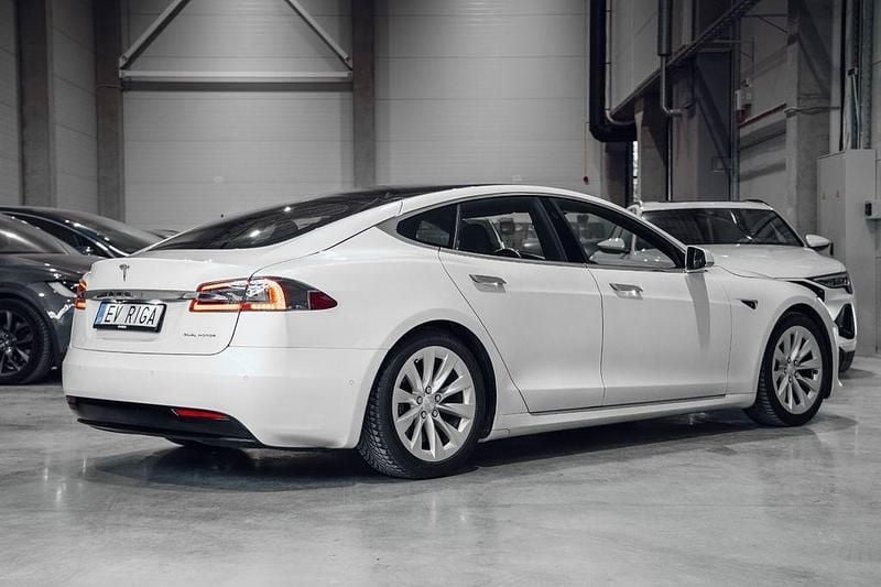 Gebraucht Tesla Model S 414 kW (564 PS) 2020 Weiß Kleinwagen