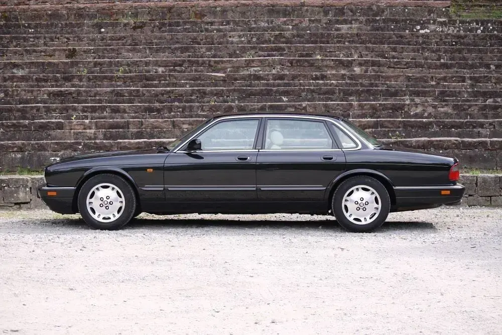 Gebraucht Jaguar XJ6 241 PS (177 kW) 1997 Schwarz Limousine