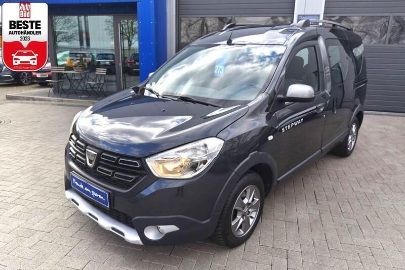 Grau Gebraucht 2019 Dacia Dokker Stepway Van | 15.980 € (Etwas zu teuer) - Bild 1/4