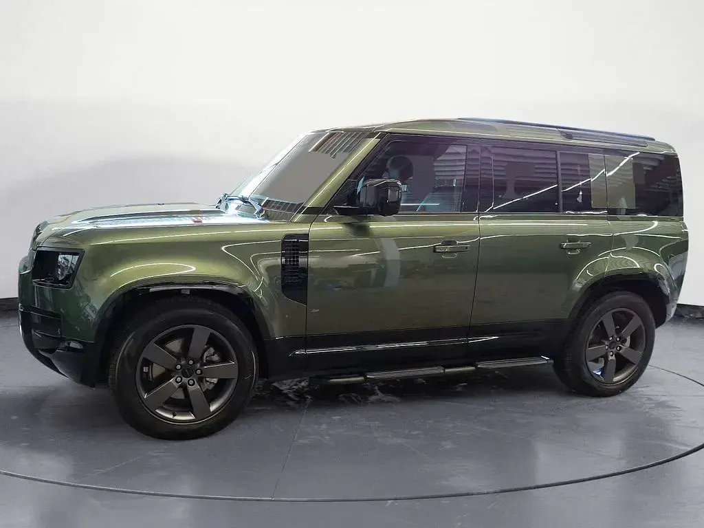 Gebraucht Land Rover Defender SE Dynamic 250 PS (183 kW) 2026 Woolstone green SUV