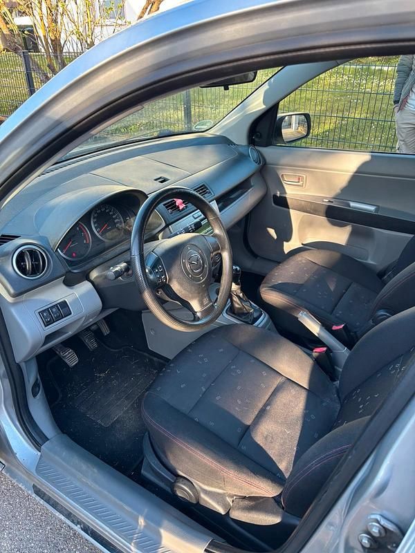 Gebraucht Mazda 2 75 PS (55 kW) 2004 Grau Kleinwagen