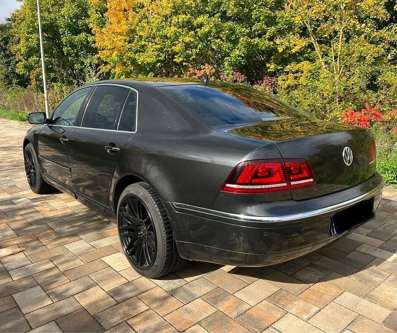 Gebraucht VW Phaeton 241 PS (177 kW) 2013 Grau Limousine