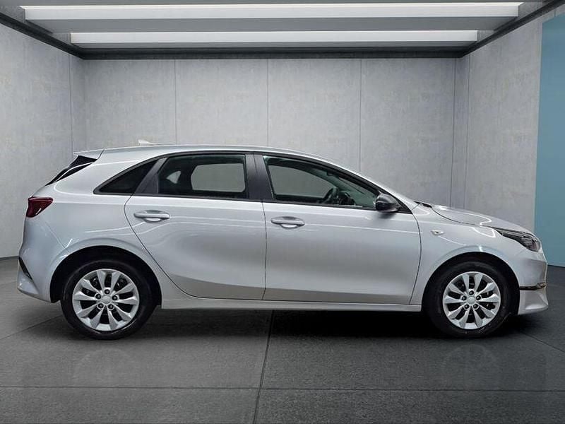 Gebraucht Kia Ceed 101 PS (74 kW) 2025 Silber Kleinwagen
