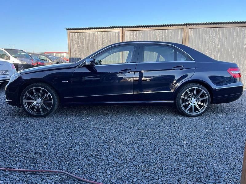 Gebraucht Mercedes E350 231 PS (169 kW) 2011 Blau Limousine